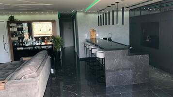 Apartment | Bar (on property)