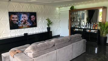 Apartment | Bar (on property)