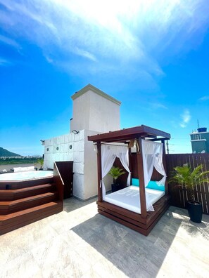 Outdoor pool - Residencial Beach Palace (Florianopolis)