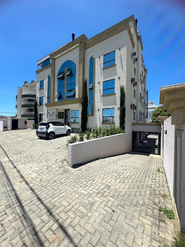 Residencial Beach Palace