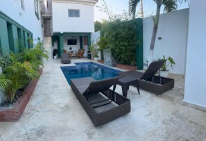 Chalé básico | Piscina | 15 piscinas externas