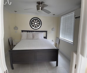 1 habitación, tabla de planchar con plancha y wifi