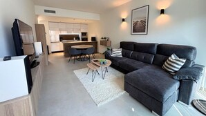 Living area - Mediterranean Gardens 35: Top floor sea views (Torrevieja)