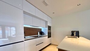 Private kitchen - Mediterranean Gardens 35: Top floor sea views (Torrevieja)