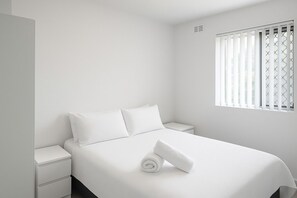 2 slaapkamers, een strijkplank/strijkijzer, gratis wifi, beddengoed