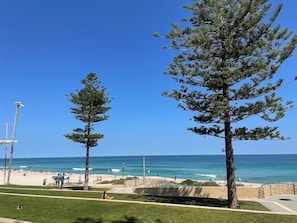 Beach nearby - Scarborough 2 Bedroom Beach Stay (Scarborough)