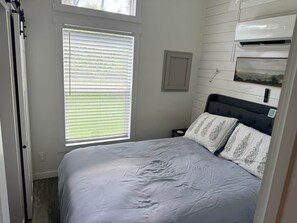 1 habitación, tabla de planchar con plancha, wifi gratis y ropa de cama 