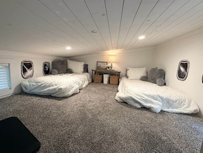 1 bedroom, iron/ironing board, free WiFi, bed sheets - The Refuge @ Vanderosa (Conroe)