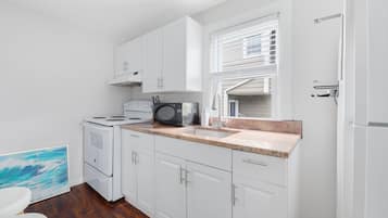 微波炉、烤箱、炉灶