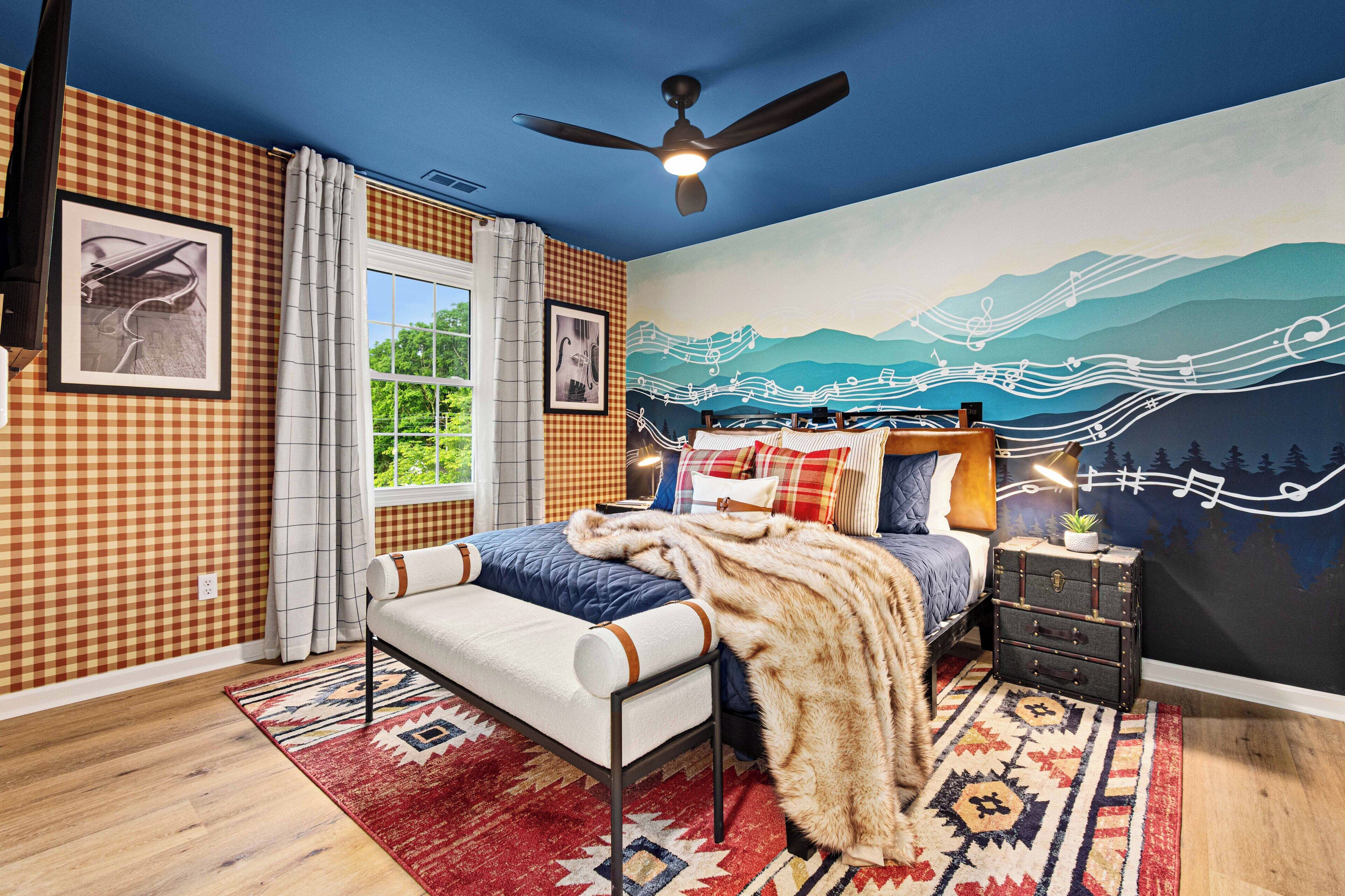 8 bedrooms, iron/ironing board, WiFi, bed sheets