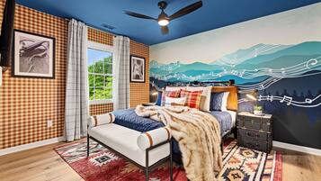 8 bedrooms, iron/ironing board, WiFi, bed sheets