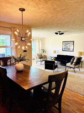 Interior - 4-bedroom house in marvelous Speedway close to Downtown &IMS (Speedway)