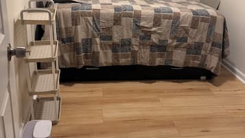 1 bedroom, in-room safe, iron/ironing board, free WiFi