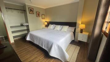 6 habitaciones, tabla de planchar con plancha y wifi gratis