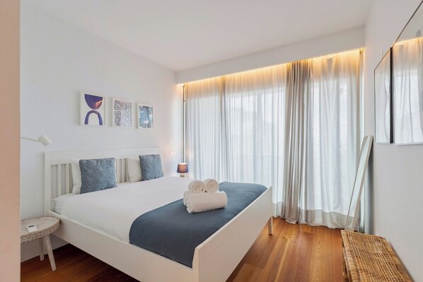 2 bedrooms, iron/ironing board, travel crib, WiFi