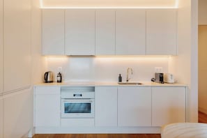 Oven, stovetop, coffee/tea maker, toaster