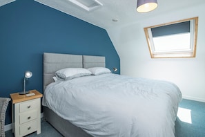 3 bedrooms, iron/ironing board, Internet