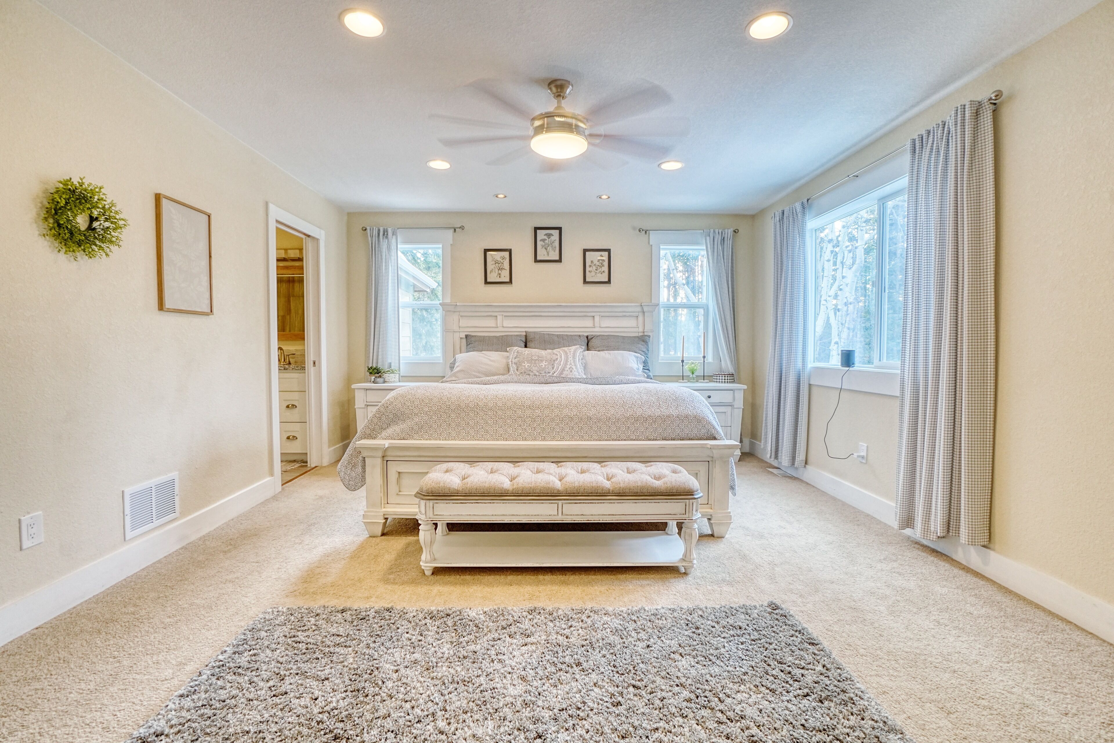 3 bedrooms, desk, travel crib, free WiFi