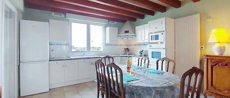 Frigorifero, microonde, forno, lavastoviglie