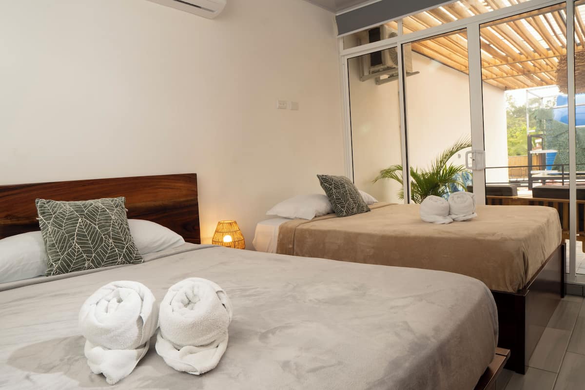 Villa Superior, vista piscina | Ferro/asse da stiro, Wi-Fi gratuito, lenzuola