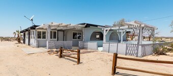 Peaceful Desert Hideaway