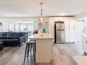 Interior - Peaceful Desert Hideaway (Twentynine Palms)