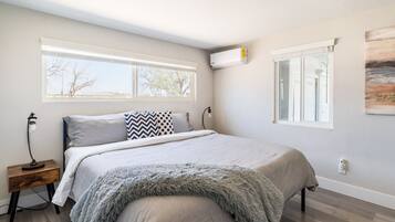 5 Schlafzimmer, Schreibtisch, WLAN, Bettwäsche