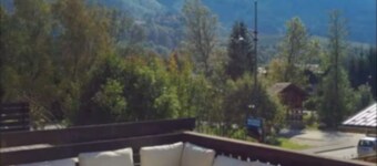 Superb 2-bedroom apartment in phenomenal Chamonix-Mont-Blanc near hiking trails