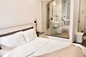 Classic-Studio, 1 Queen-Bett, eigenes Bad | Verdunkelungsvorhänge, Bügeleisen/Bügelbrett, kostenloses WLAN