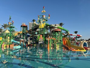 Water park - Vinhomes Grand Park Homestay-Cozy House (Ho Chi Minh City)