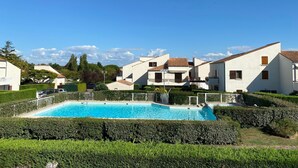 Pool - Moulin de la Brunette by Interhome (Saint Palais sur mer)