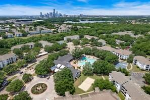 Exterior - Austin 3BR Home for Families & Groups · Sleeps 12 · 10min to UT (Austin)
