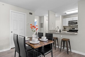 Dining - Austin 3BR Home for Families & Groups · Sleeps 12 · 10min to UT (Austin)