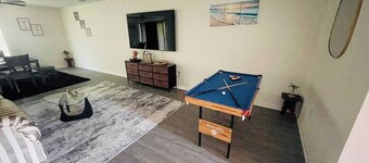 Spacious 5-bedroom house in welcoming Vero Beach with WiFi, AC