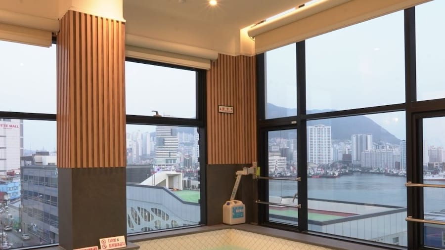 BUSAN ALMOND KIDS POOL VILLA NAMPO