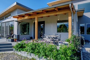 Outdoor dining - Luxury Home on the Kootenai River with Panoramic Cabinet Mountain Views (Libby)