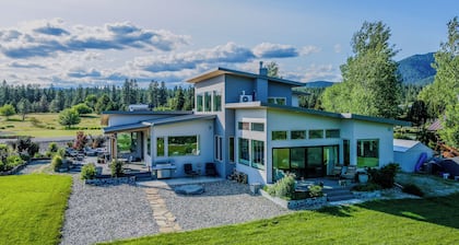 Luxury Home on the Kootenai River with Panoramic Cabinet Mountain Views