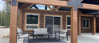 Polar Den Cabin - Pet Friendly!