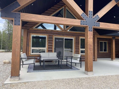 Polar Den Cabin - Pet Friendly!