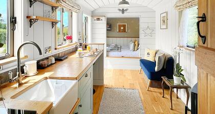 Cartier's Retreat, Dunster