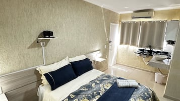 1 quarto, Wi-Fi de cortesia, roupa de cama
