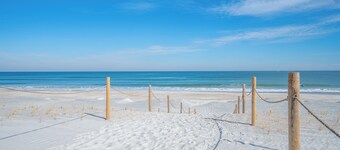 Serenity by the Sea Beautiful Quiet 2 Bedroom Townhome with Yard in Vilano Beach