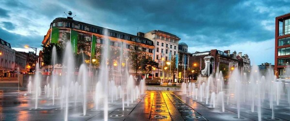 Point of interest - 1 Bed Flat - 5 Guests - Pets - Parking - Wifi (Huddersfield)