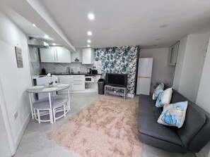 TV - 1 Bed Flat - 5 Guests - Pets - Parking - Wifi (Huddersfield)