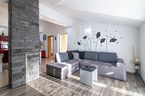 TV - Sea View Panorama Penthouse, Senj, Croatia (Senj)