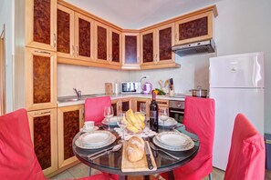 Cocina y comedor