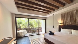 In-room safe, iron/ironing board, free WiFi