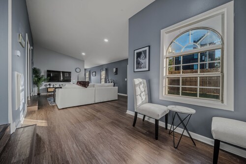 Home in East Nashville-free parking up to 6 cars