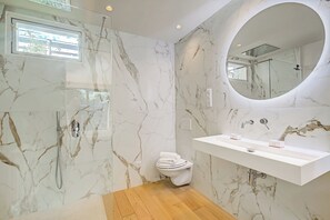Shower, towels