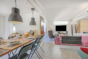 Dining - Artful Loft Retreat - Terrace, Parking, Juan les Pins, France (Juan les Pins)